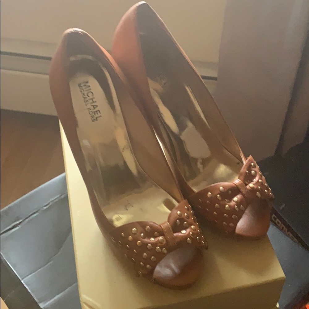 Open toed high heels